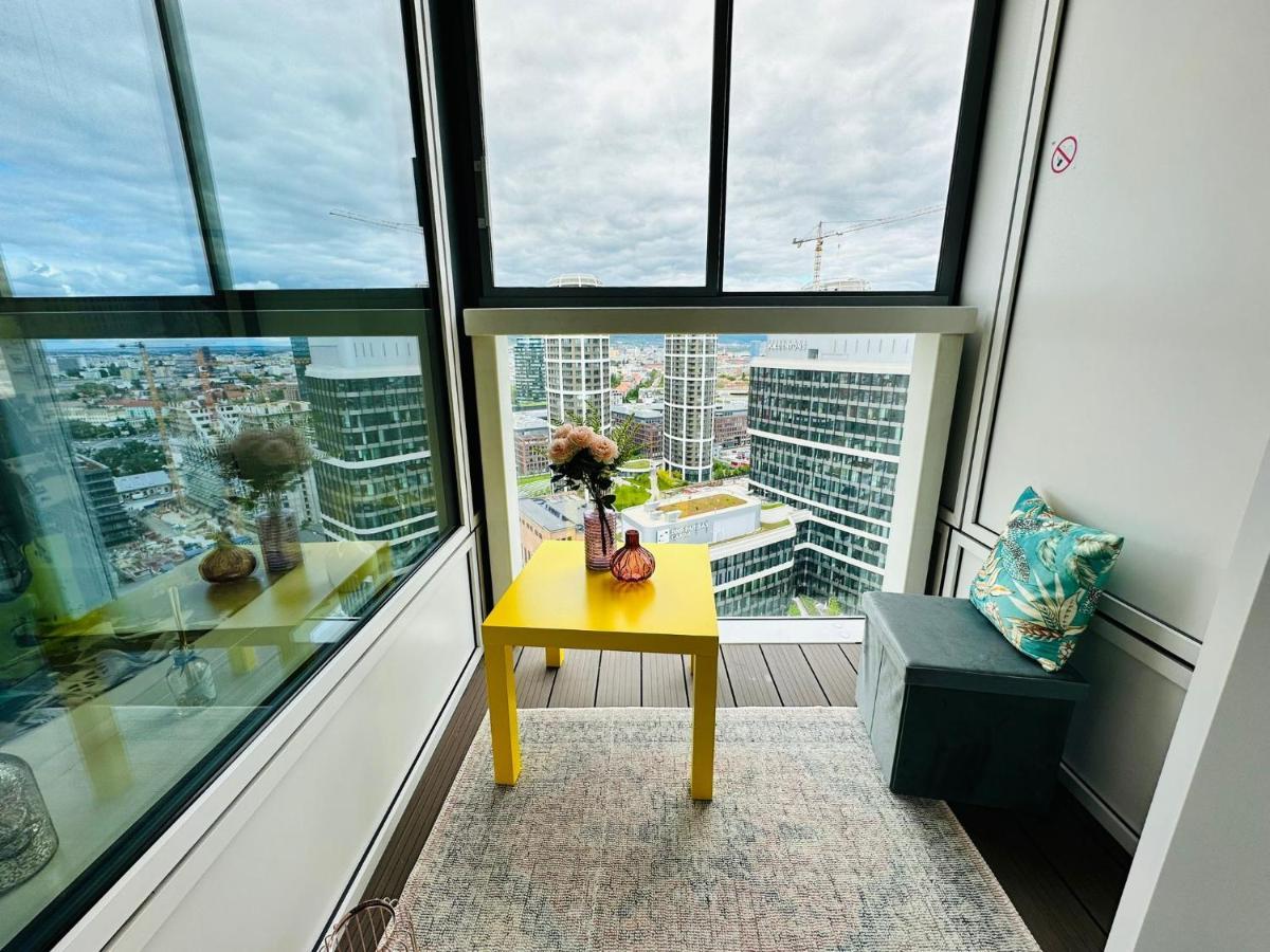 Apartments In Panorama City On 25Th Floor - Amazing View Close To Old Town Bratislava Exterior foto