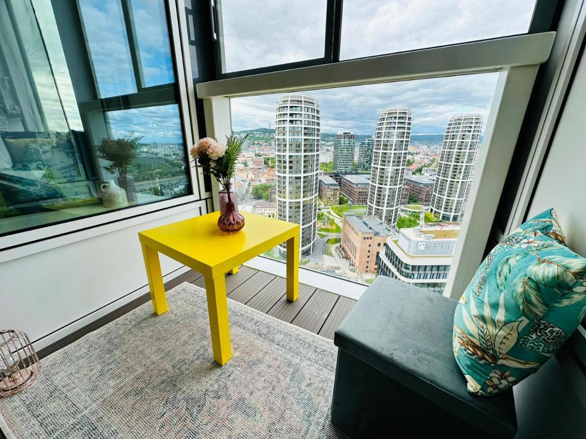 Apartments In Panorama City On 25Th Floor - Amazing View Close To Old Town Bratislava Exterior foto